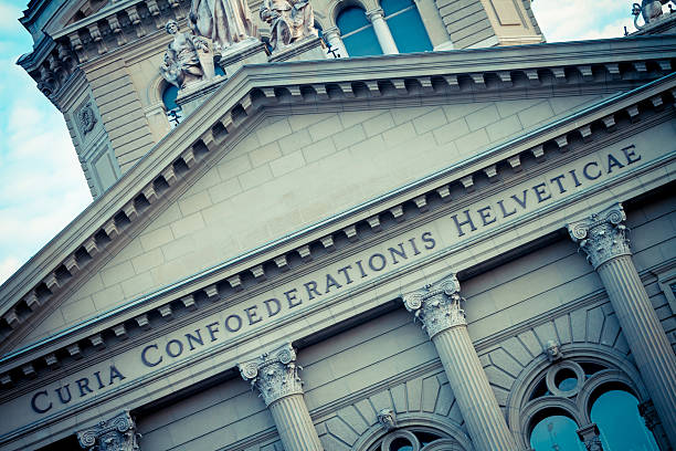 bundeshaus 正面玄関の細部、バーン,switzerland - berne the reichstag swiss culture parliament building ストックフォトと画像