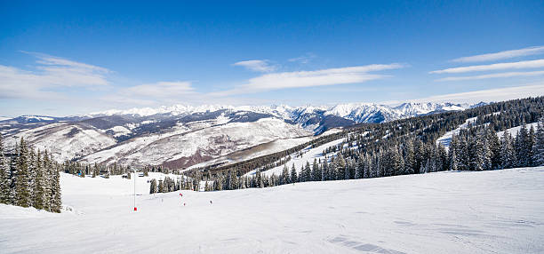 de esquí y de las montañas rocosas - vail colorado skiing snow fotografías e imágenes de stock