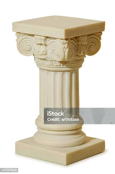 Estatua De Las Columnas Estilo Griego Foto de stock y más banco de imágenes de Antiguo - Antiguo, Arquitectura, Arte cultura y espectáculos