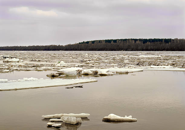 istock Ice drift on the river Oka. Russia 471372906