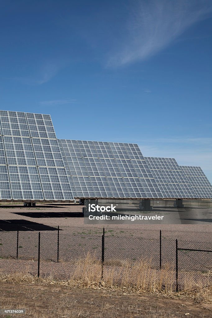 Solar Collector e pannelli in Aurora Colorado spazio di copia - Foto stock royalty-free di Affari finanza e industria