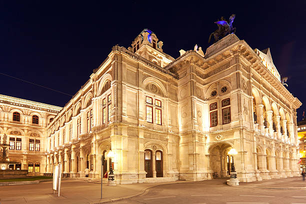 istock Wiener Staatsoper at night 471377337