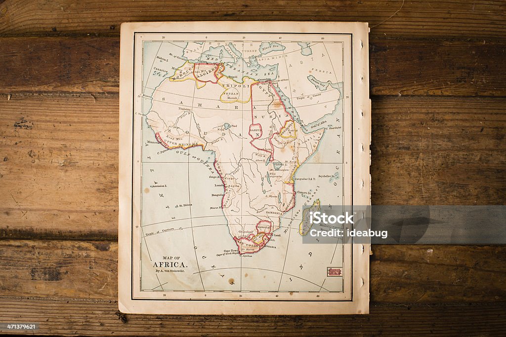 Old couleur carte de l'Afrique, des années 1800, sur fond en bois - Photo de Afrique libre de droits