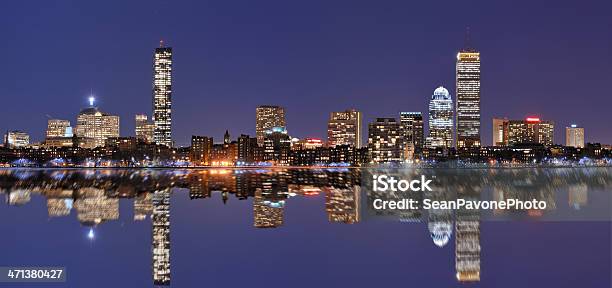 Foto de Edifícios De Boston e mais fotos de stock de Boston - Massachusetts - Boston - Massachusetts, Silhueta urbana, Crepúsculo