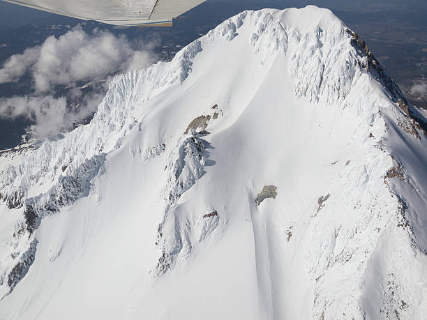 istock Mount Hood Peak Aerial View in Oregon 471384495