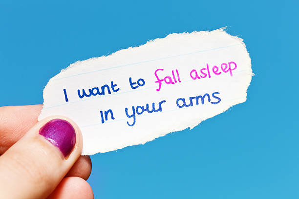 istock Love note: I want to fall asleep in your arms 471384873