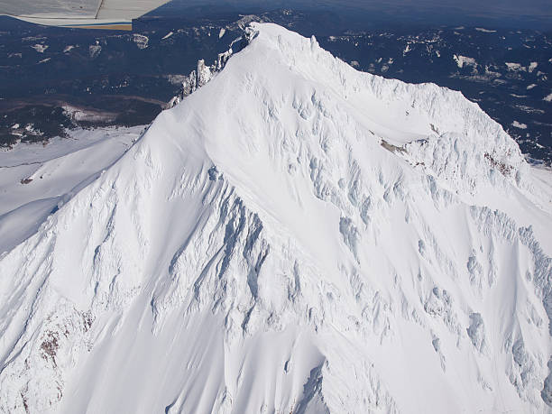 istock Mount Hood Peak West side Aerial View in Oregon 471386311