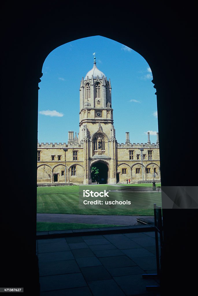 Iglesia Christ Church'Tom Tower, Universidad de Oxford, England - Foto de stock de Aire libre libre de derechos