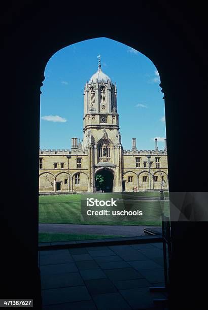 Iglesia Christ Churchtom Tower Universidad De Oxford England Foto de stock y más banco de imágenes de Aire libre