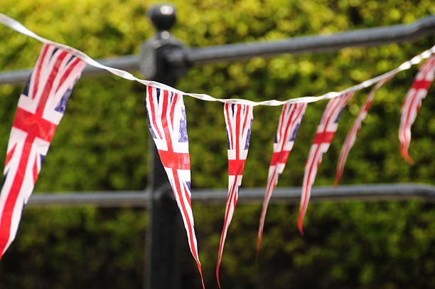 british bunting. - british flag bunting flag english culture - fotografias e filmes do acervo