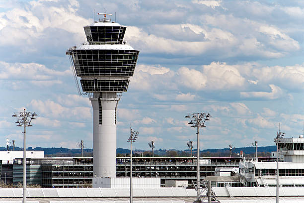 ミュンヘン空港タワー ストックフォト