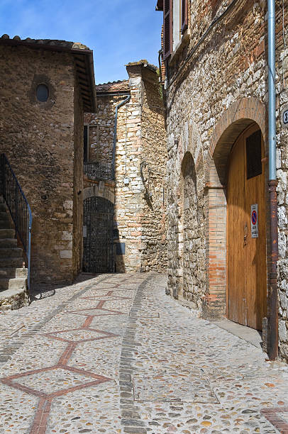 istock Alleyway. Narni. Umbria. Italy. 471390666