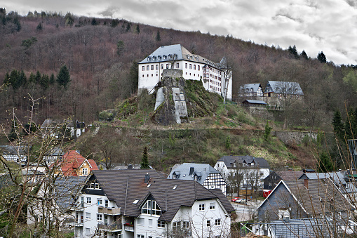 The castle was Bilstein 1202 to 1225 built on the Rosenberg directed the squire Dietrich II of Gevor. Germany