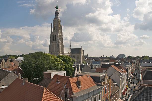 vista de breda - travel monument church roof fotografías e imágenes de stock