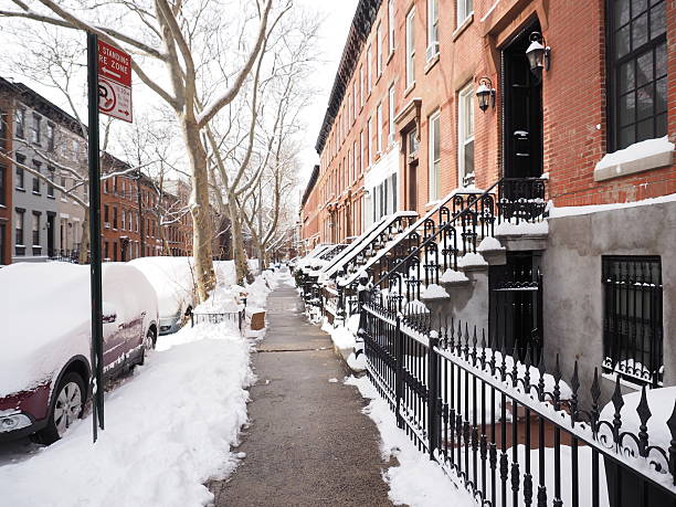 istock Cars and Homes Winter 471394162