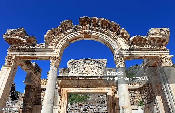 Foto de Éfeso O Templo De Adriano e mais fotos de stock de Izmir - Izmir, Arco - Característica arquitetônica, Arqueologia