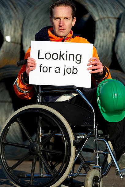 disabile uomo in cerca di lavoro - disablement foto e immagini stock