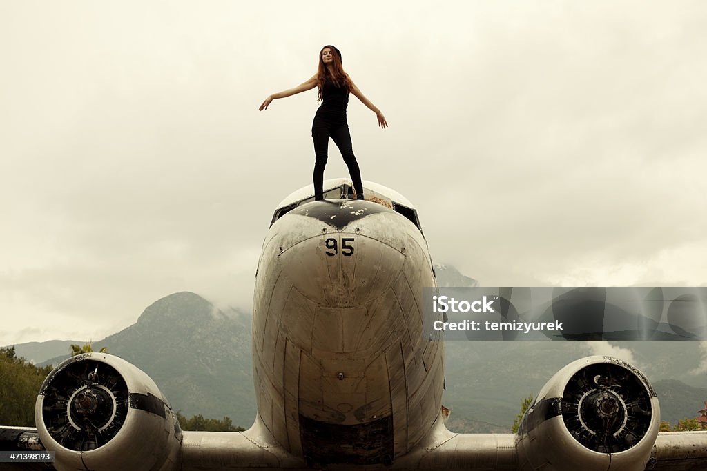 Fille sur avion - Photo de Avion libre de droits