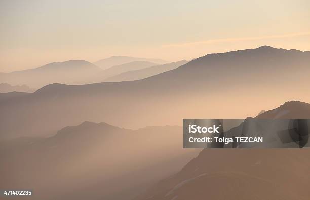 Raios De Sol - Fotografias de stock e mais imagens de Amanhecer - Amanhecer, Anoitecer, Ao Ar Livre