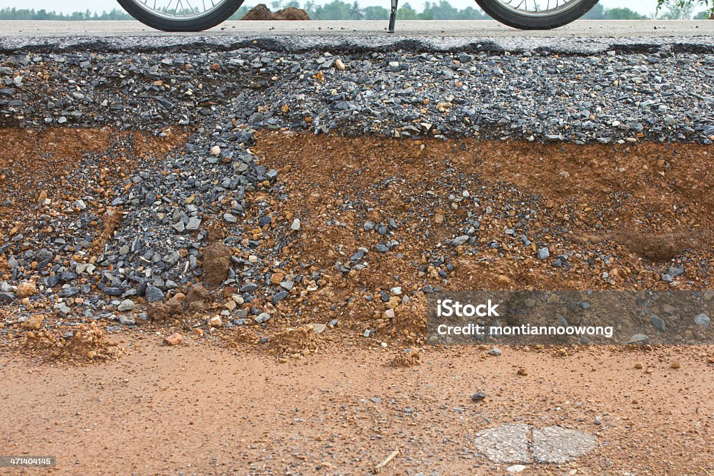 Seção de estrada de asfalto. - Foto de stock de Abaixo royalty-free