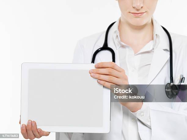 Cuidados Médicos Com Um Tablet Pc - Fotografias de stock e mais imagens de Agenda Eletrónica - Agenda Eletrónica, Beleza, Computador Pessoal