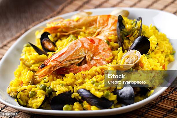 Paella Stockfoto und mehr Bilder von Essmuscheln - Essmuscheln, Garnele - Meeresfrucht, Paella