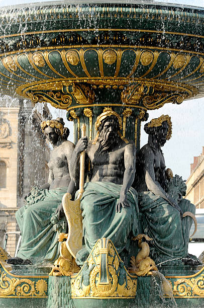 彫刻のパリ,フランス - fontaine des mers ストックフォトと画像