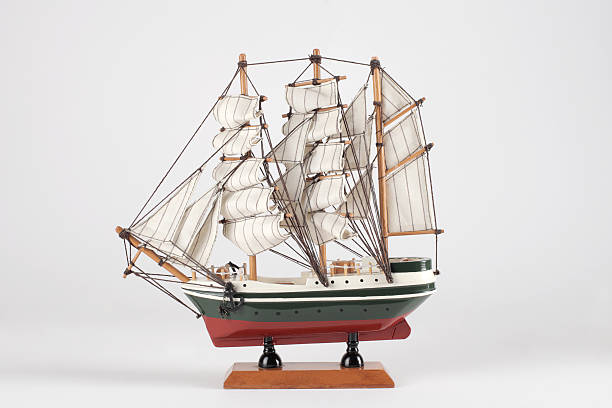 bateau miniature - nautical vessel isolated toy boat wood photos et images de collection