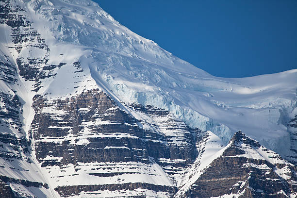 close-up: monte robson no canadá - rockie mountains fotos - fotografias e filmes do acervo