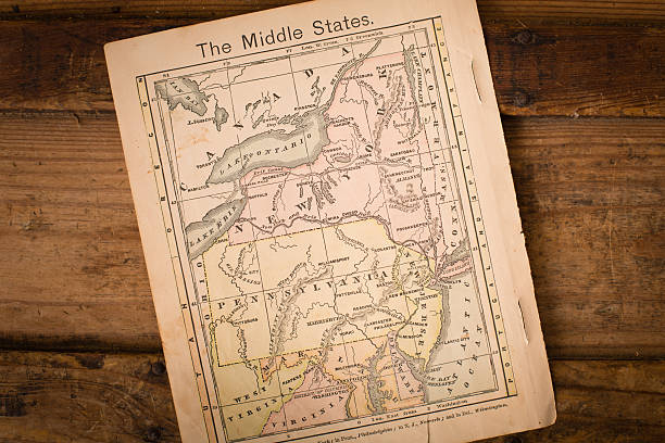 1867, cor mapa do meio (united) membros, em fundo de madeira - west virginia map topography topographic map - fotografias e filmes do acervo
