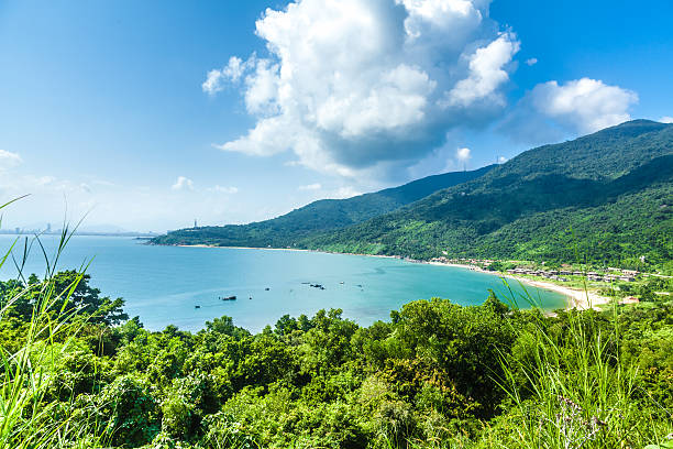 istock Bay under the mountain, Vietnam 471423002