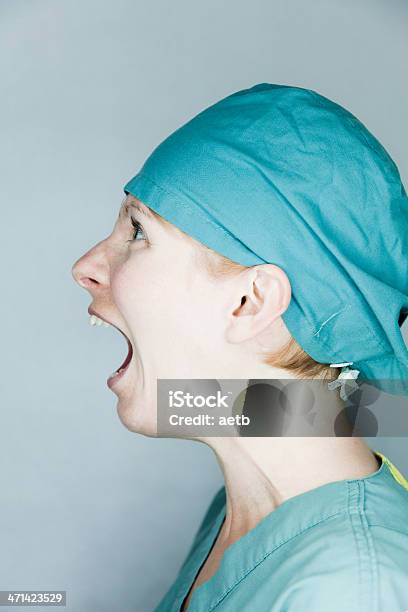 Krzyczeć Pielęgniarka - zdjęcia stockowe i więcej obrazów Krzyczeć - Krzyczeć, Lekarz, Gniew