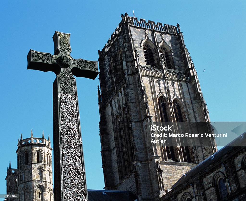 La cathédrale de Durham et Memorial Cross - Photo de Angleterre libre de droits