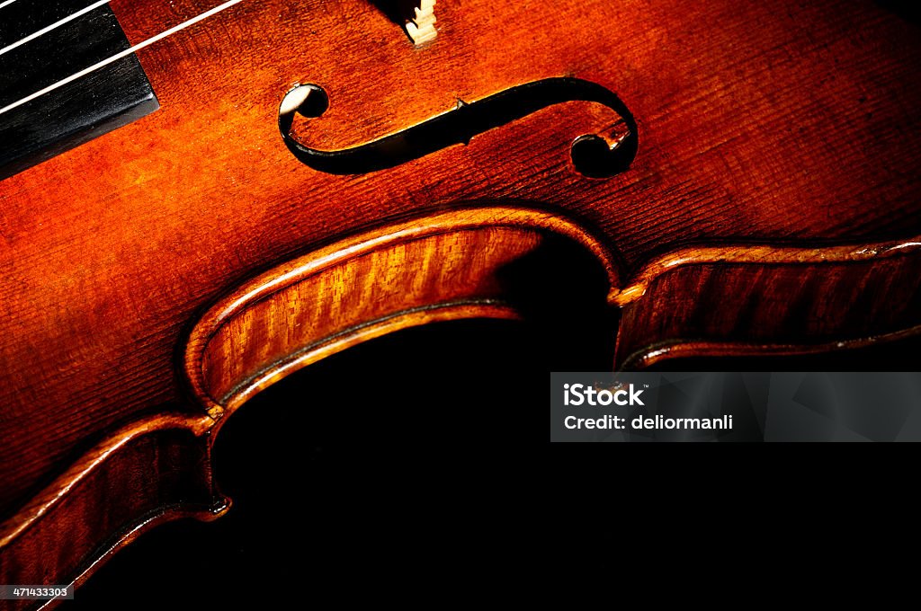 Alten Violine auf schwarzem Hintergrund - Lizenzfrei Alt Stock-Foto