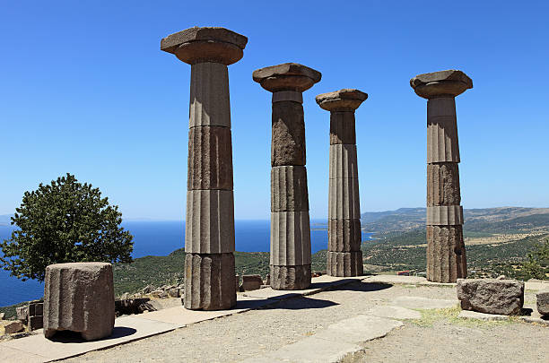 istock Temple of Athens 471435025