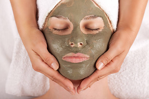 istock Beauty spa treatment with mud 471435739
