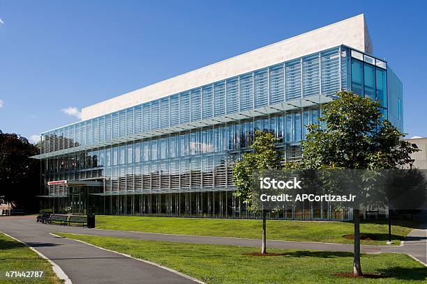 Biblioteca Pública Cambridge Ma Usa Foto de stock y más banco de imágenes de Arquitectura exterior - Arquitectura exterior, Con eficaz consumo de energía, Recursos sostenibles