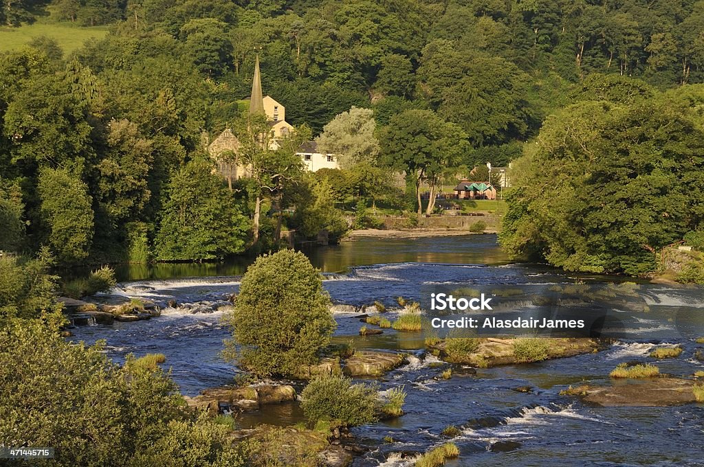 O Rio Dee de Llangollen - Foto de stock de Azul royalty-free