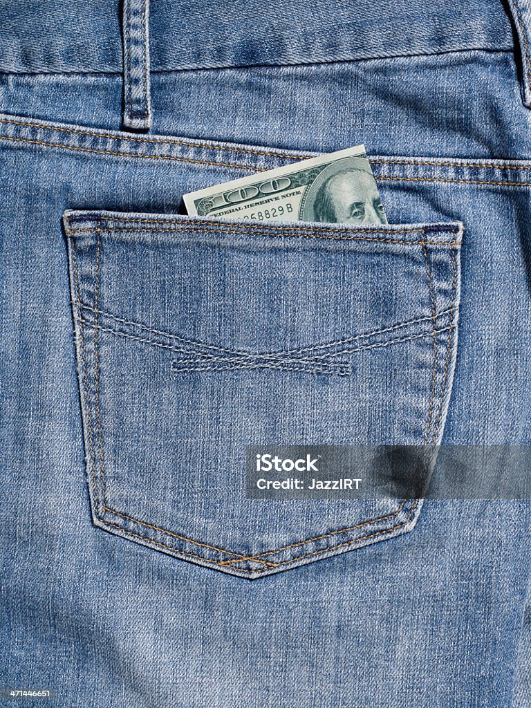 Pieniądze w kieszeni dżinsów - Zbiór zdjęć royalty-free (Dżinsy)