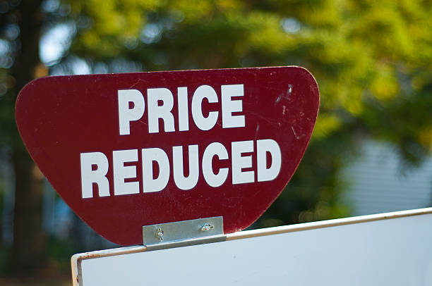 istock Price Reduced Sign 471447781