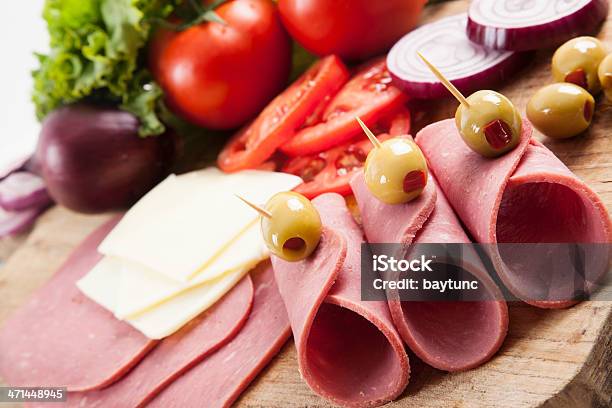 Foto de Finas Fatias De Presunto E Legumes e mais fotos de stock de Frios - Carne - Frios - Carne, Carne de Vaca, Turquia