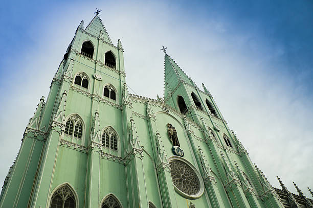 сан-себастьян базилика в маниле - manila cathedral стоковые фото и изображения