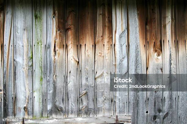 Выветрившийся Дерево Barn Стена — стоковые фотографии и другие картинки Фоновые изображения - Фоновые изображения, Амбар, Архитектурный элемент