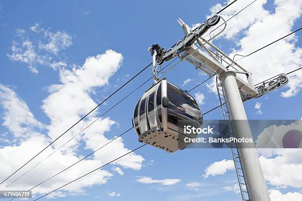 Skiliftgondel Vor Blauem Himmel Stockfoto und mehr Bilder von Ausrüstung und Geräte - Ausrüstung und Geräte, Blau, Colorado - Westliche Bundesstaaten der USA