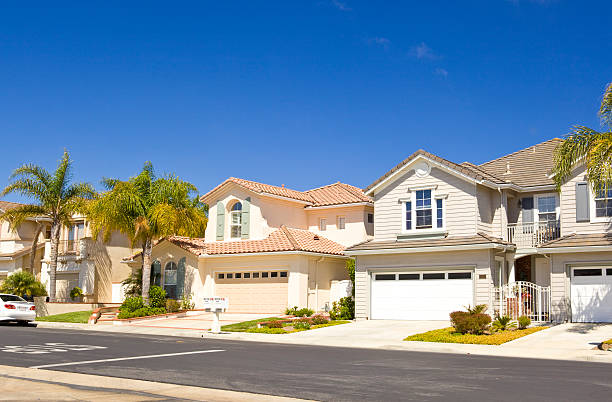 california real estate - house detached house garage outdoors fotografías e imágenes de stock