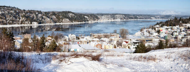 rzeka panorama zima saguenay - chicoutimi travel locations nature city zdjęcia i obrazy z banku zdjęć