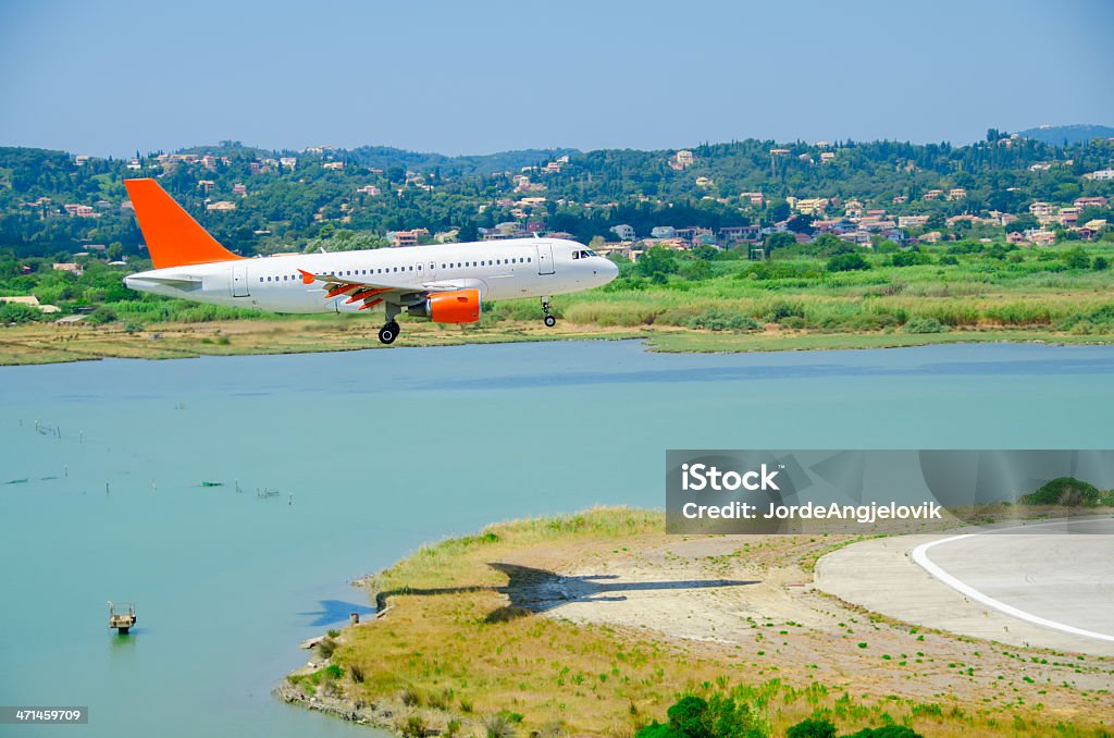 Corfú Aterrice en el aeropuerto - Foto de stock de Avión libre de derechos