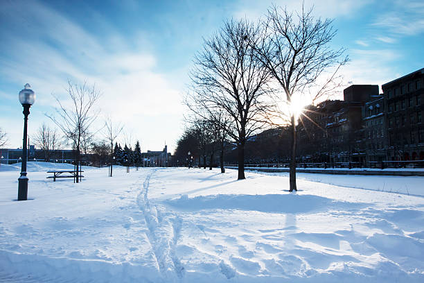 istock Snow Covered Streets of Montreal during winters 471461172