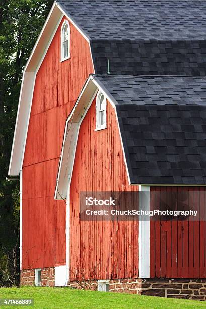 Rojo Barn Explotaciones Agrícolas De Edificios Foto de stock y más banco de imágenes de Actividad de agricultura - Actividad de agricultura, Agricultura, Aguilón