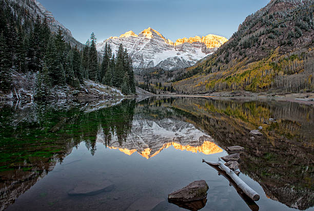 istock Sunrise, Fall Color, and Reflection at Maroon Bell 471471214